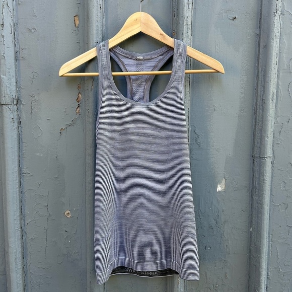Lululemon swiftly black and white striped tank, size 2 - Picture 4 of 11